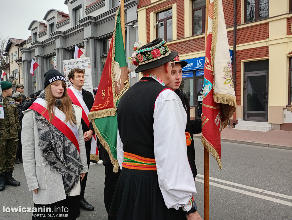 Procesja z relikwiami św. Wiktorii dotarła do katedry