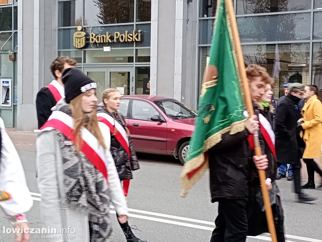 Procesja z relikwiami św. Wiktorii dotarła do katedry