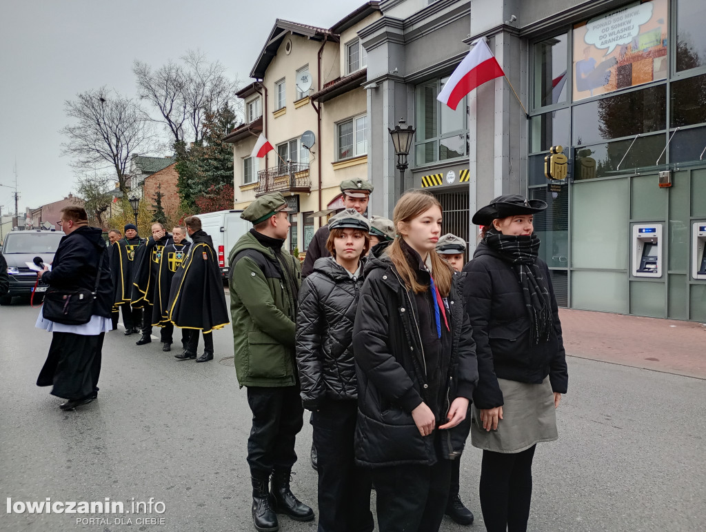 Procesja z relikwiami św. Wiktorii dotarła do katedry