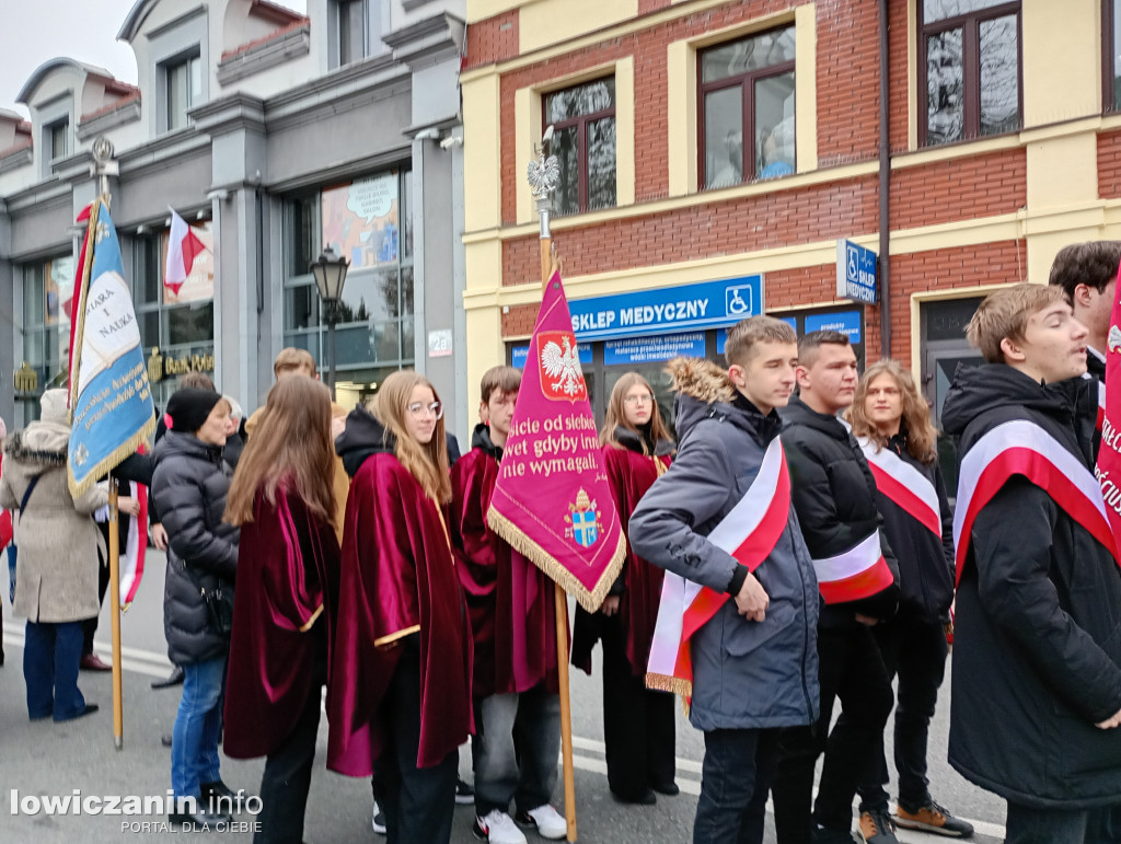 Procesja z relikwiami św. Wiktorii dotarła do katedry