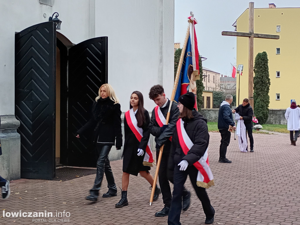 Procesja z relikwiami św. Wiktorii dotarła do katedry