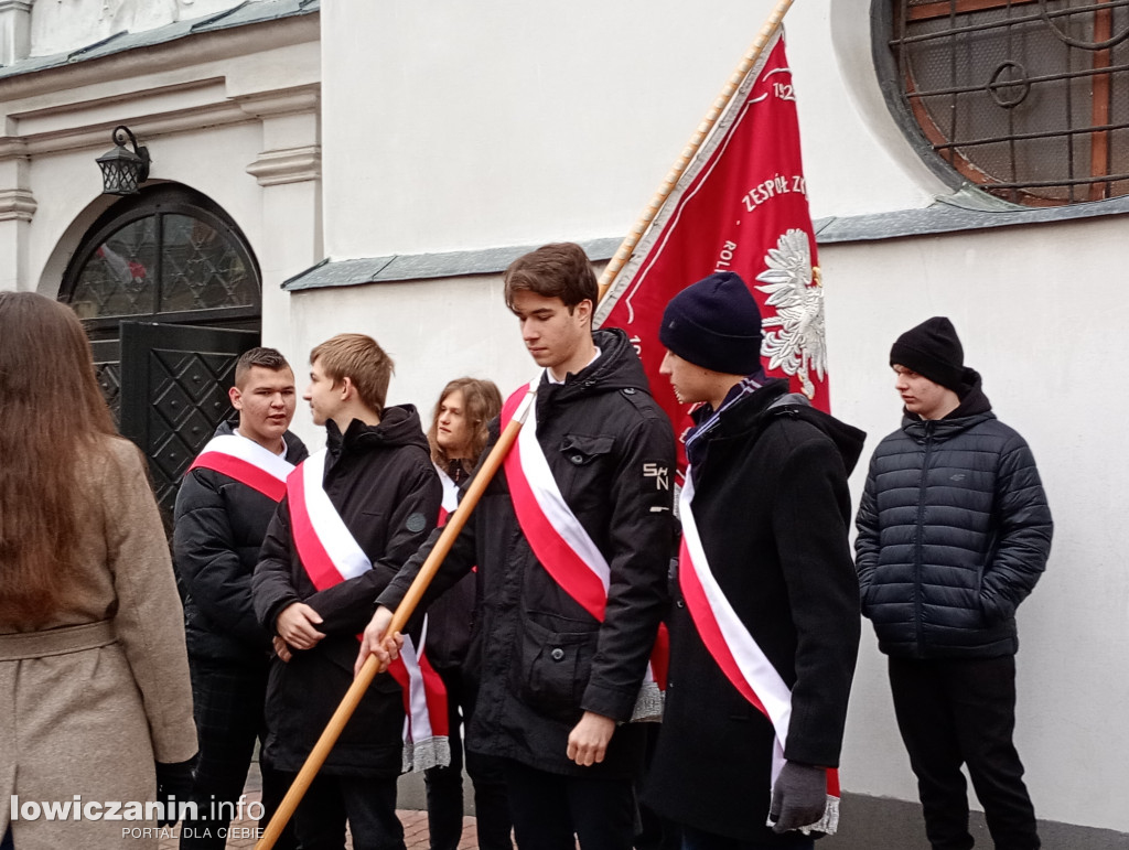 Procesja z relikwiami św. Wiktorii dotarła do katedry