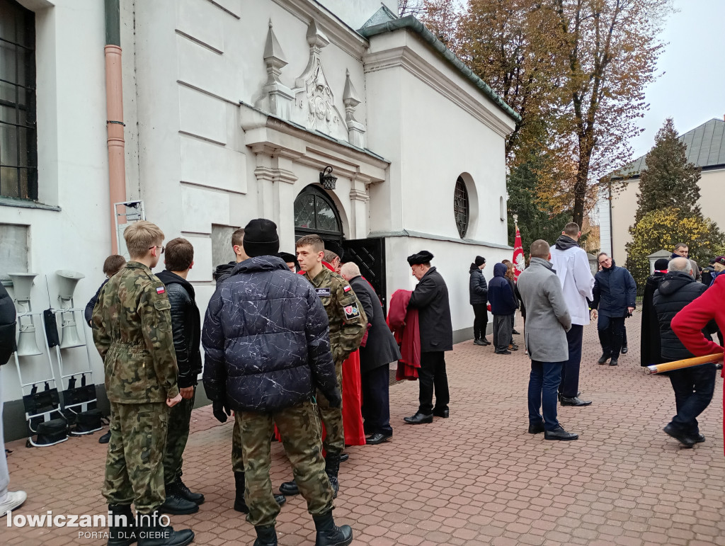 Procesja z relikwiami św. Wiktorii dotarła do katedry