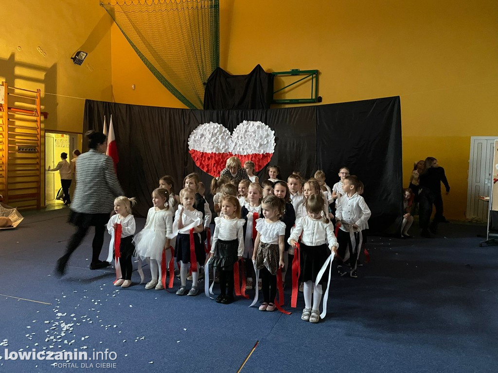 Dzień Niepodległości w SP w Bratoszewicach