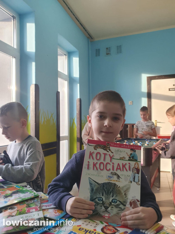 Kiermasz książek w Szkole Podstawowej w Gągolinie Południowym