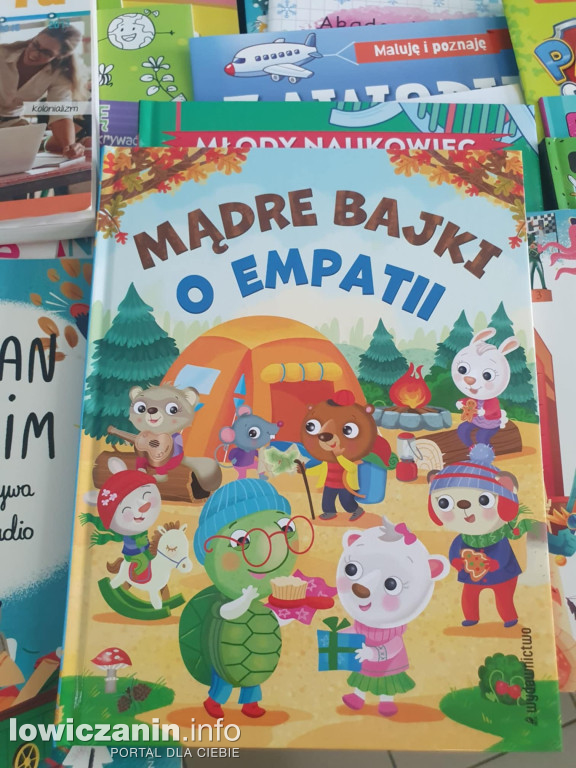 Kiermasz książek w Szkole Podstawowej w Gągolinie Południowym