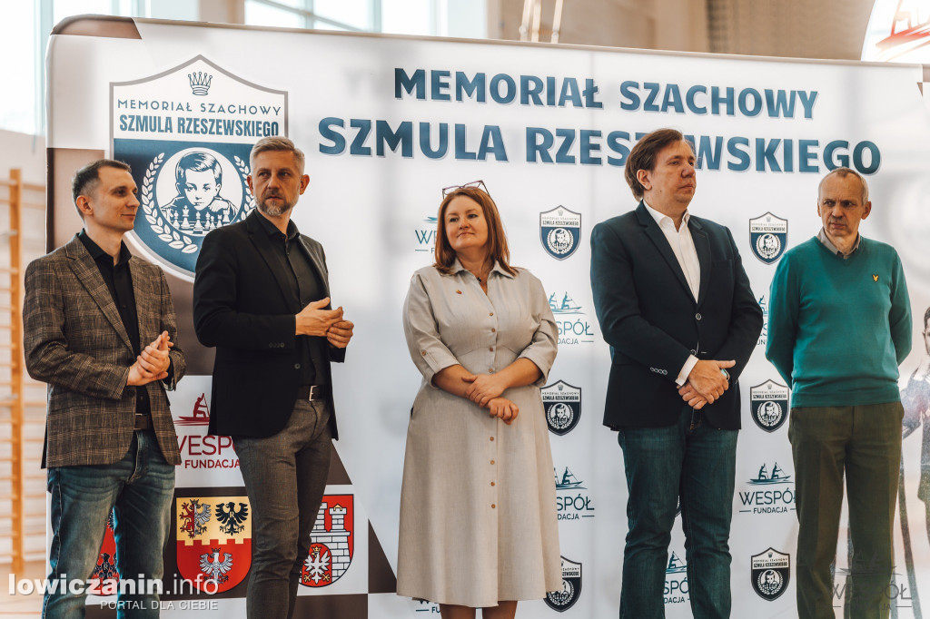 Łowiccy szachiści na podium turnieju w Zgierzu