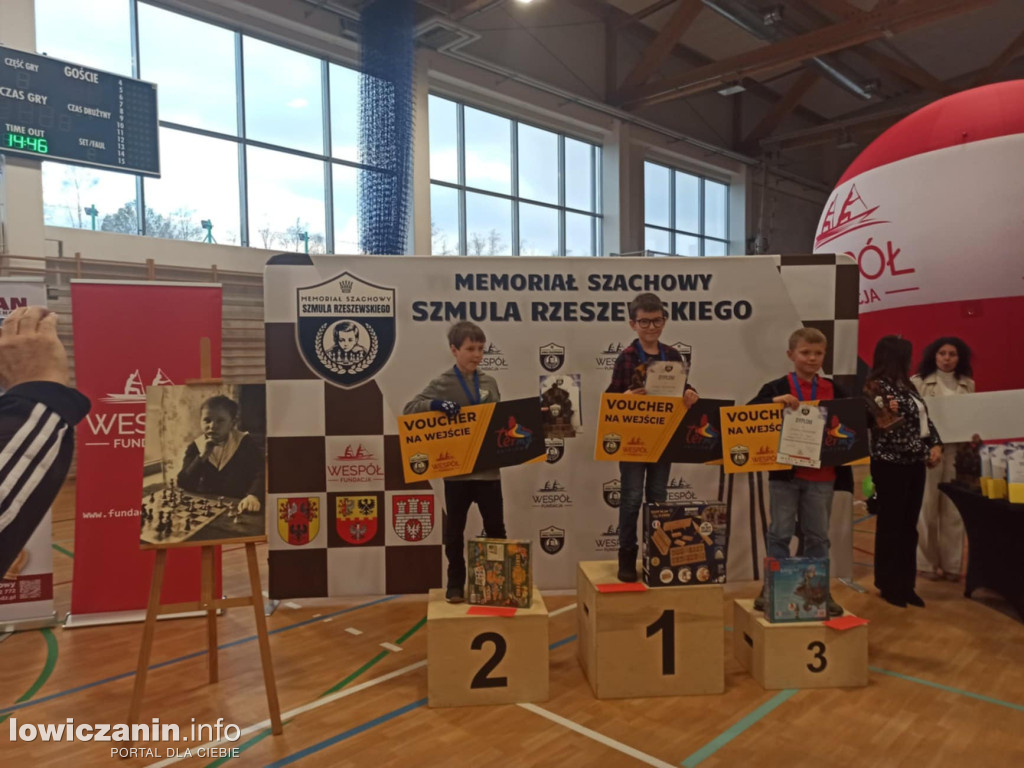 Łowiccy szachiści na podium turnieju w Zgierzu