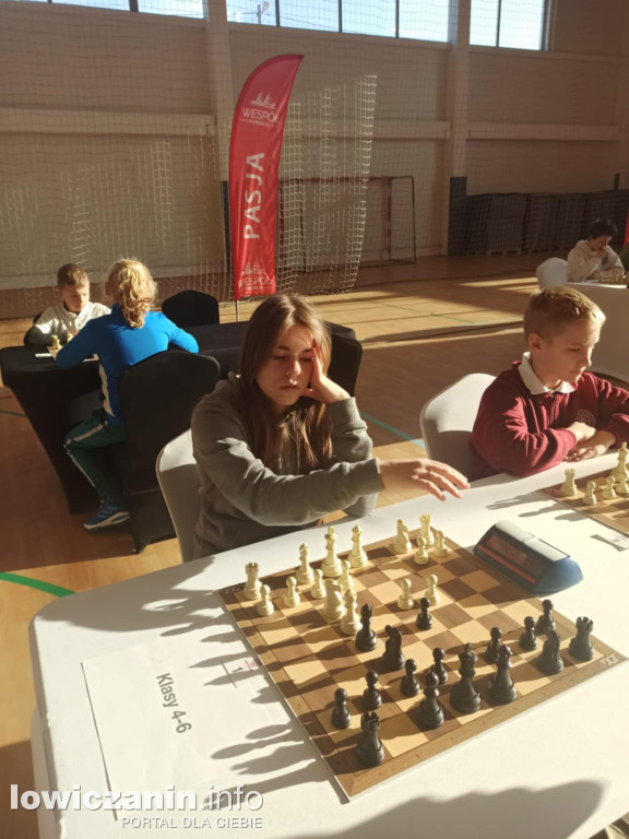 Łowiccy szachiści na podium turnieju w Zgierzu