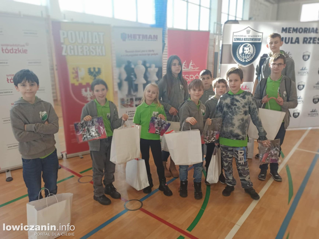 Łowiccy szachiści na podium turnieju w Zgierzu