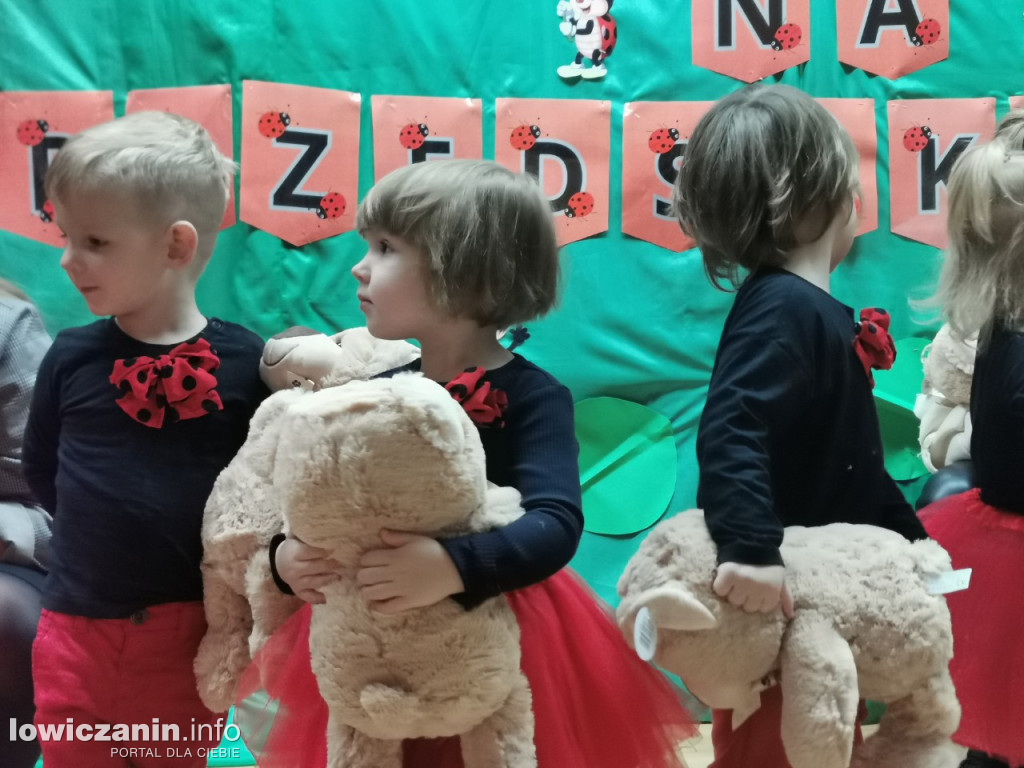 Ślubowanie Biedronek w Przedszkolu Jasia i Małgosi