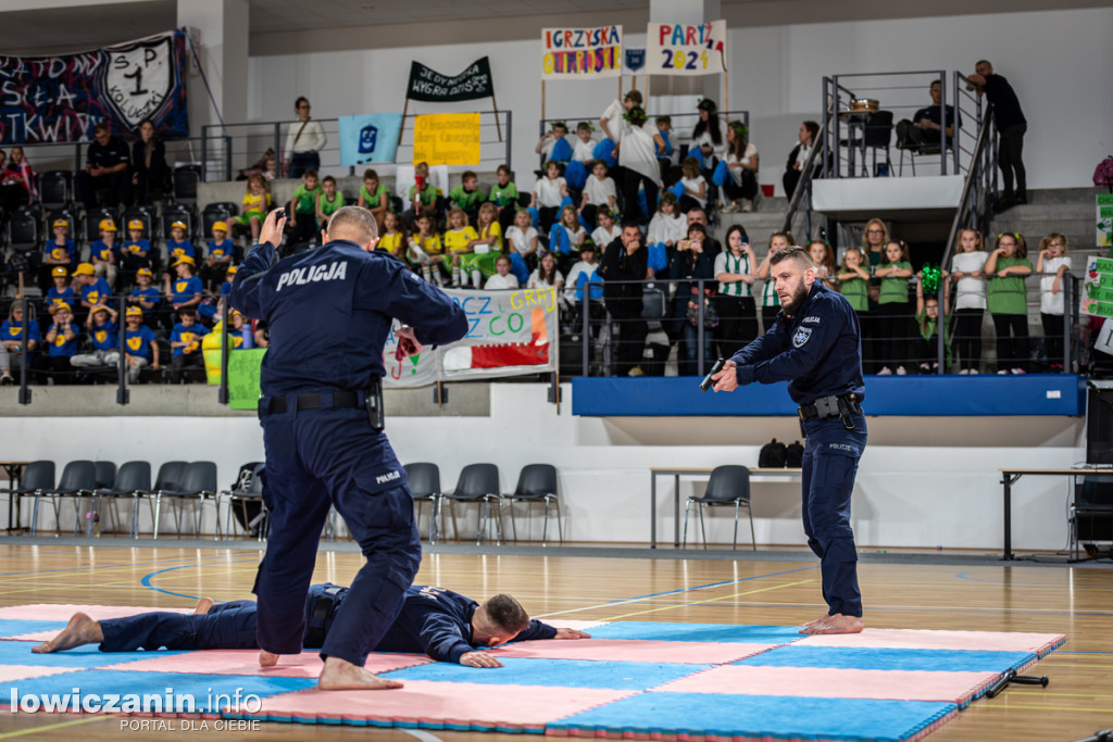 Uczniowie z Łowicza błyszczą na finale Policyjnej Akademii Bezpieczeństwa