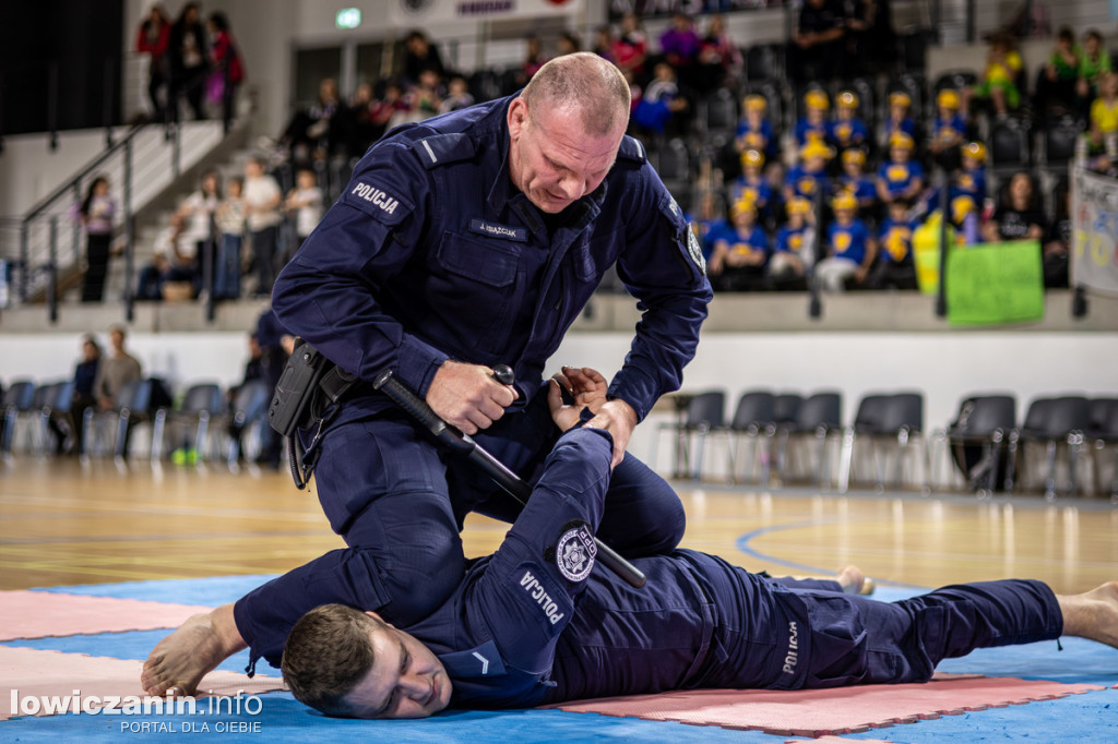 Uczniowie z Łowicza błyszczą na finale Policyjnej Akademii Bezpieczeństwa