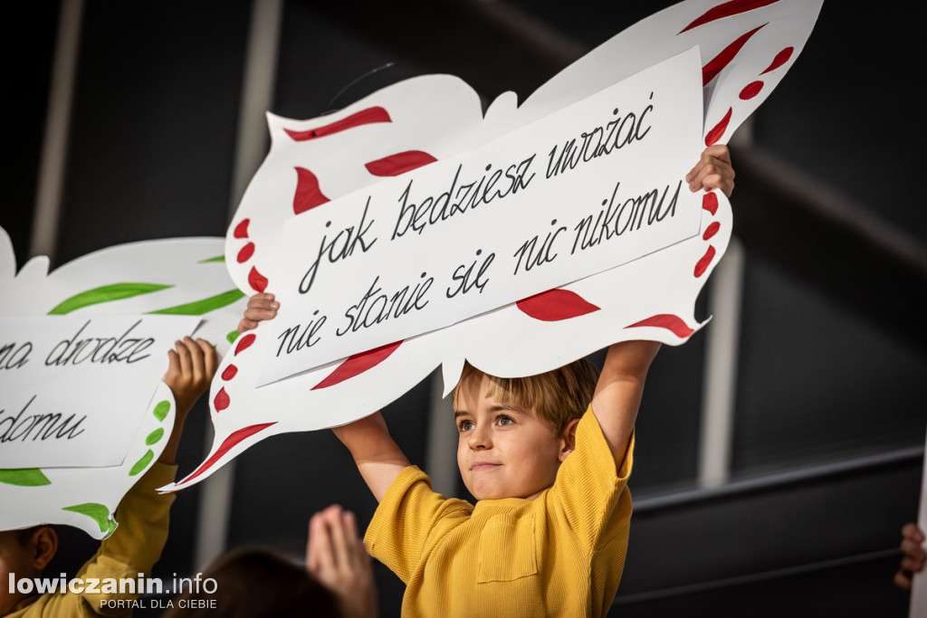 Uczniowie z Łowicza błyszczą na finale Policyjnej Akademii Bezpieczeństwa