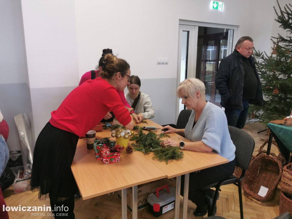 Świąteczny kiermasz w Zespole Szkół w Łowiczu