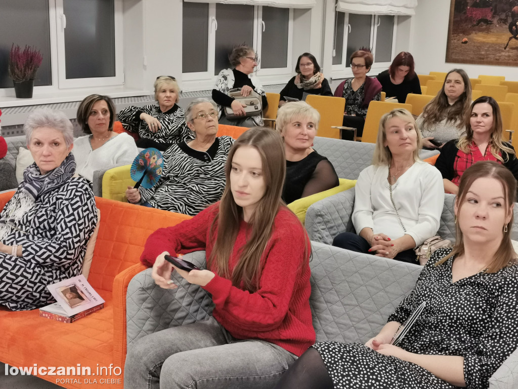 Spotkanie autorskie Magdaleny Kołosowskiej w Miejskiej Bibliotece w Łowiczu