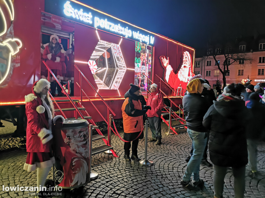 Ciężarówka Coca-Coli w Łowiczu przyciągnęła tłumy