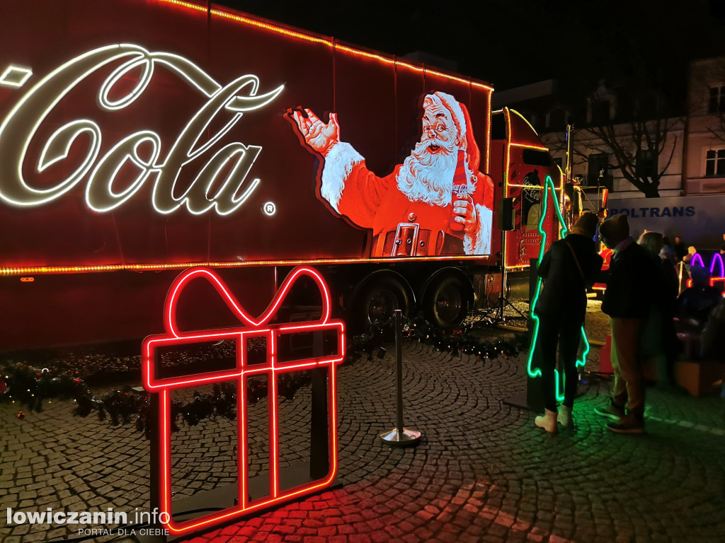 Ciężarówka Coca-Coli w Łowiczu przyciągnęła tłumy