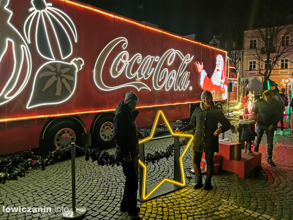 Ciężarówka Coca-Coli w Łowiczu przyciągnęła tłumy