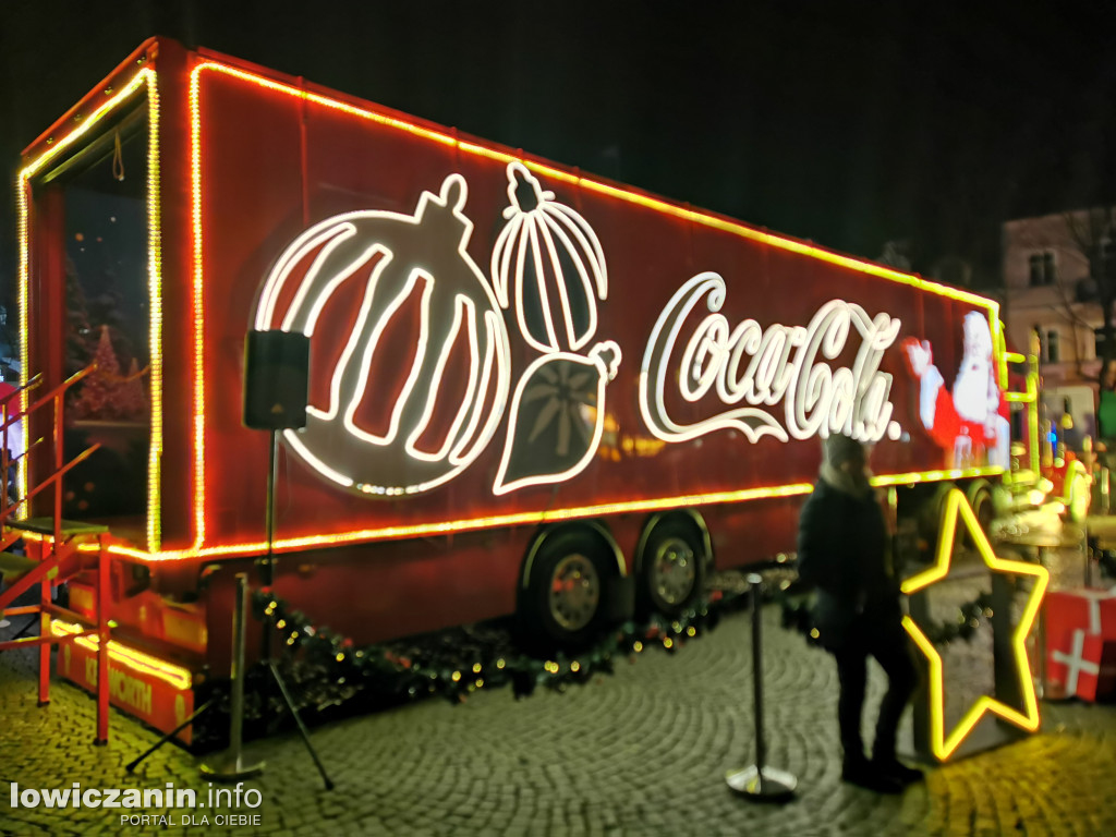 Ciężarówka Coca-Coli w Łowiczu przyciągnęła tłumy