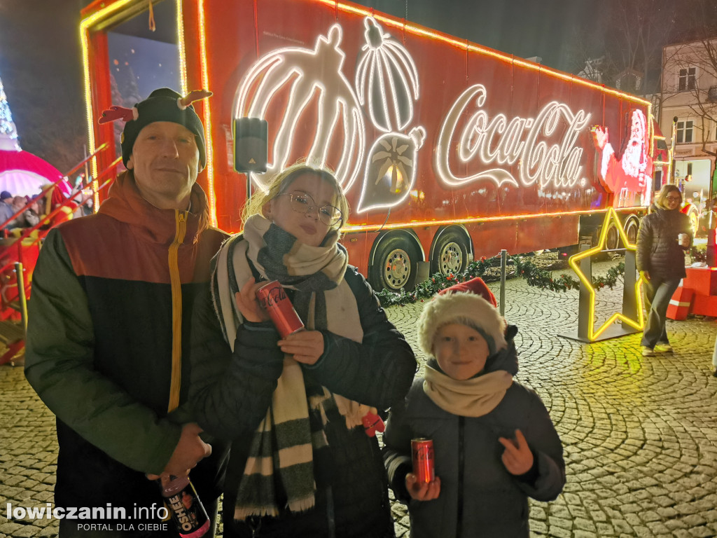 Ciężarówka Coca-Coli w Łowiczu przyciągnęła tłumy