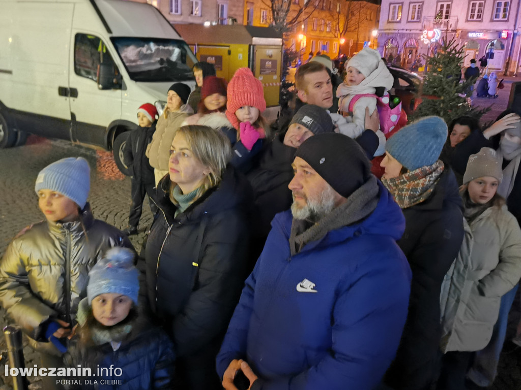 Ciężarówka Coca-Coli w Łowiczu przyciągnęła tłumy