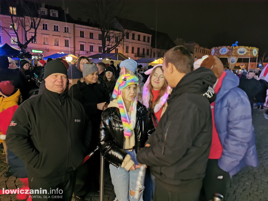 Ciężarówka Coca-Coli w Łowiczu przyciągnęła tłumy