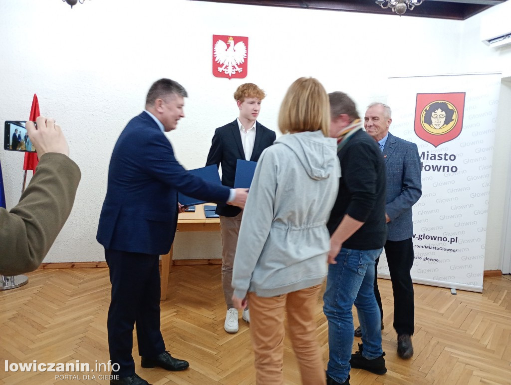 Młodzi sportowcy z Głowna otrzymali stypendia