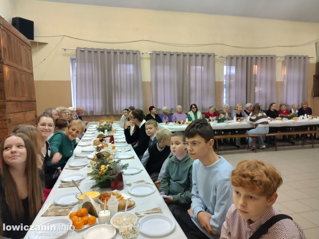 Łowicz. Wigilia w parafii na Korabce