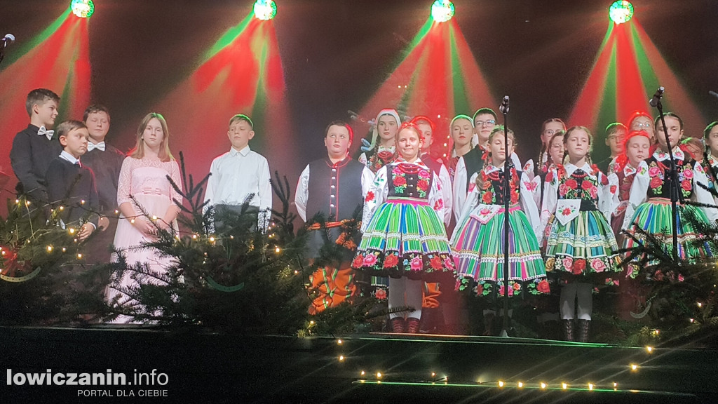 Występ Koderek i Samorządowej Szkoły Muzycznej