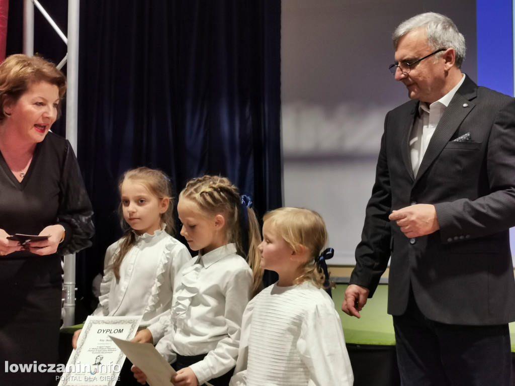 Święto Szkoły i ślubowanie  klas pierwszych w SP nr 2 w Łowiczu