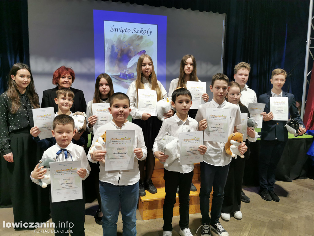 Święto Szkoły i ślubowanie  klas pierwszych w SP nr 2 w Łowiczu