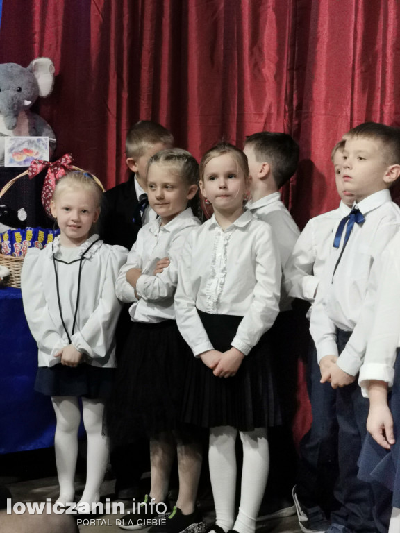 Święto Szkoły i ślubowanie  klas pierwszych w SP nr 2 w Łowiczu