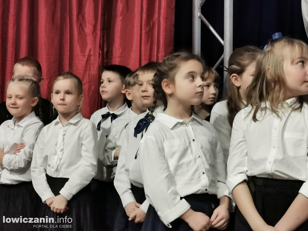 Święto Szkoły i ślubowanie  klas pierwszych w SP nr 2 w Łowiczu