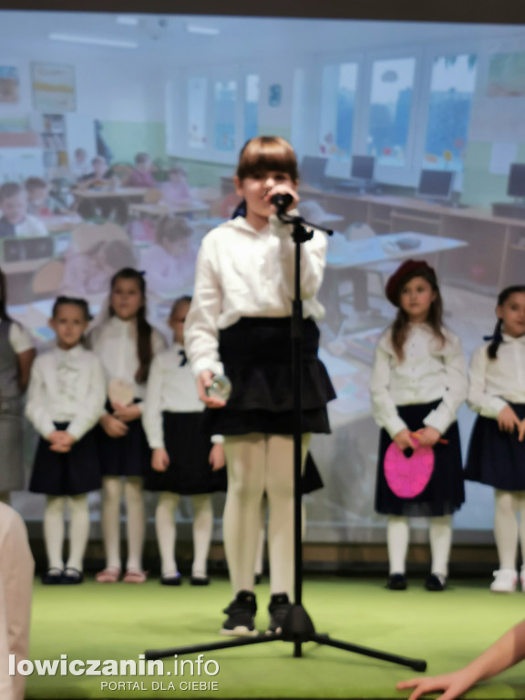 Święto Szkoły i ślubowanie  klas pierwszych w SP nr 2 w Łowiczu