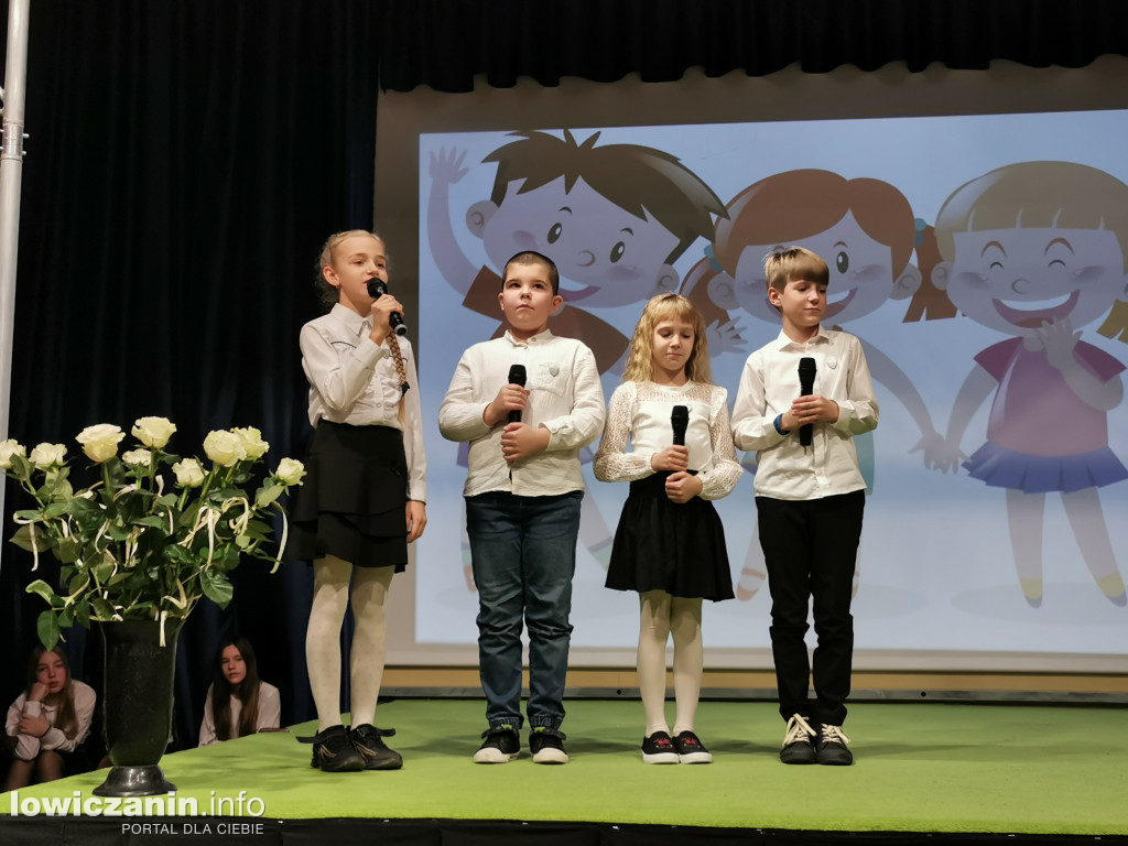 Święto Szkoły i ślubowanie  klas pierwszych w SP nr 2 w Łowiczu
