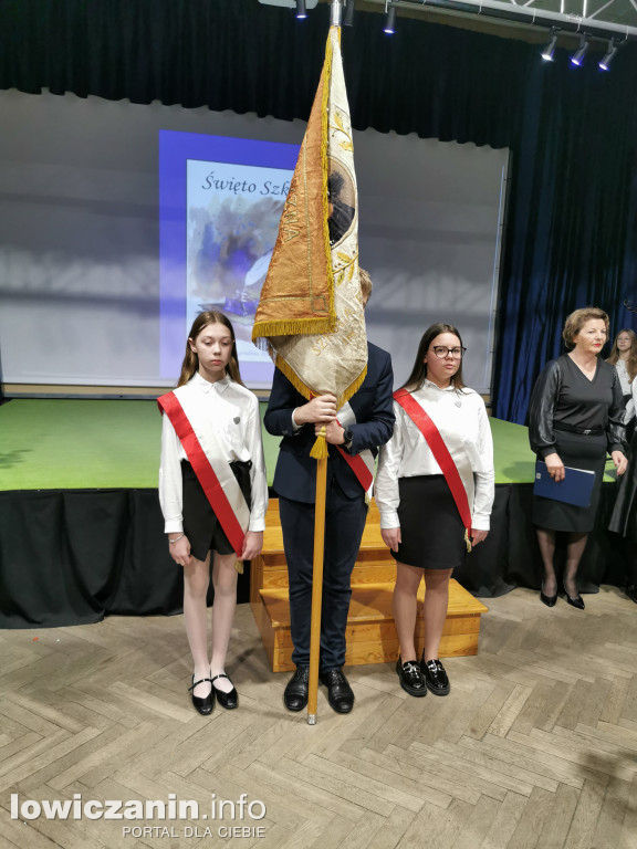 Święto Szkoły i ślubowanie  klas pierwszych w SP nr 2 w Łowiczu