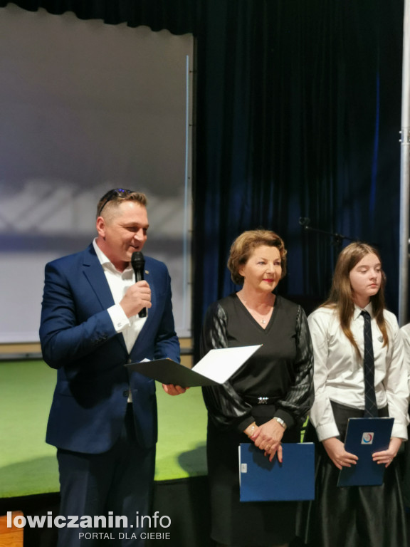 Święto Szkoły i ślubowanie  klas pierwszych w SP nr 2 w Łowiczu