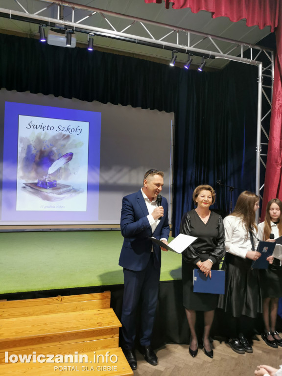 Święto Szkoły i ślubowanie  klas pierwszych w SP nr 2 w Łowiczu