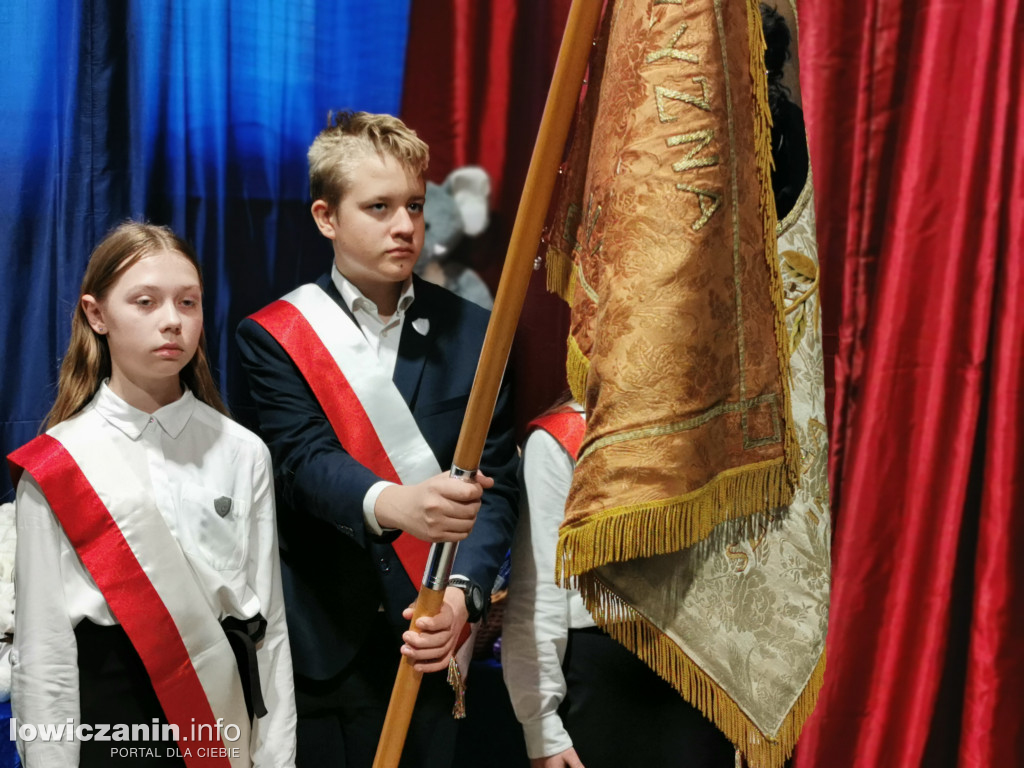 Święto Szkoły i ślubowanie  klas pierwszych w SP nr 2 w Łowiczu
