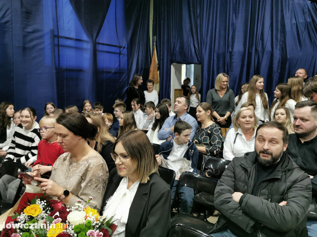 Święto Szkoły i ślubowanie  klas pierwszych w SP nr 2 w Łowiczu