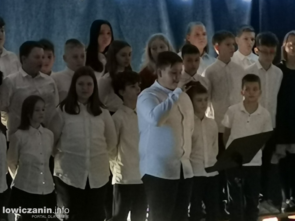 Koncert kolęd w SP 4 w Łowiczu
