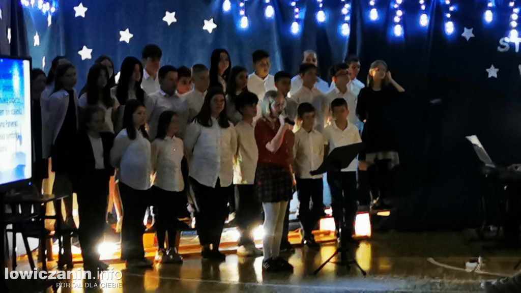 Koncert kolęd w SP 4 w Łowiczu