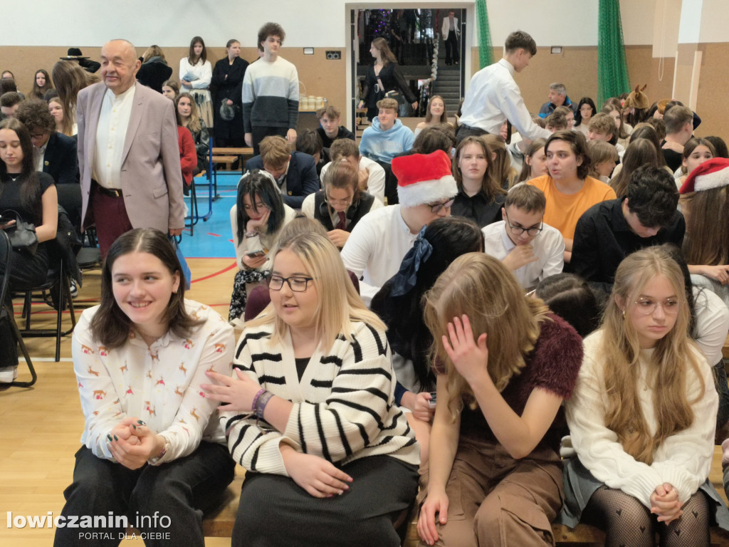 Opowieść Wigilijna w I LO w Łowiczu, 20.12.2024