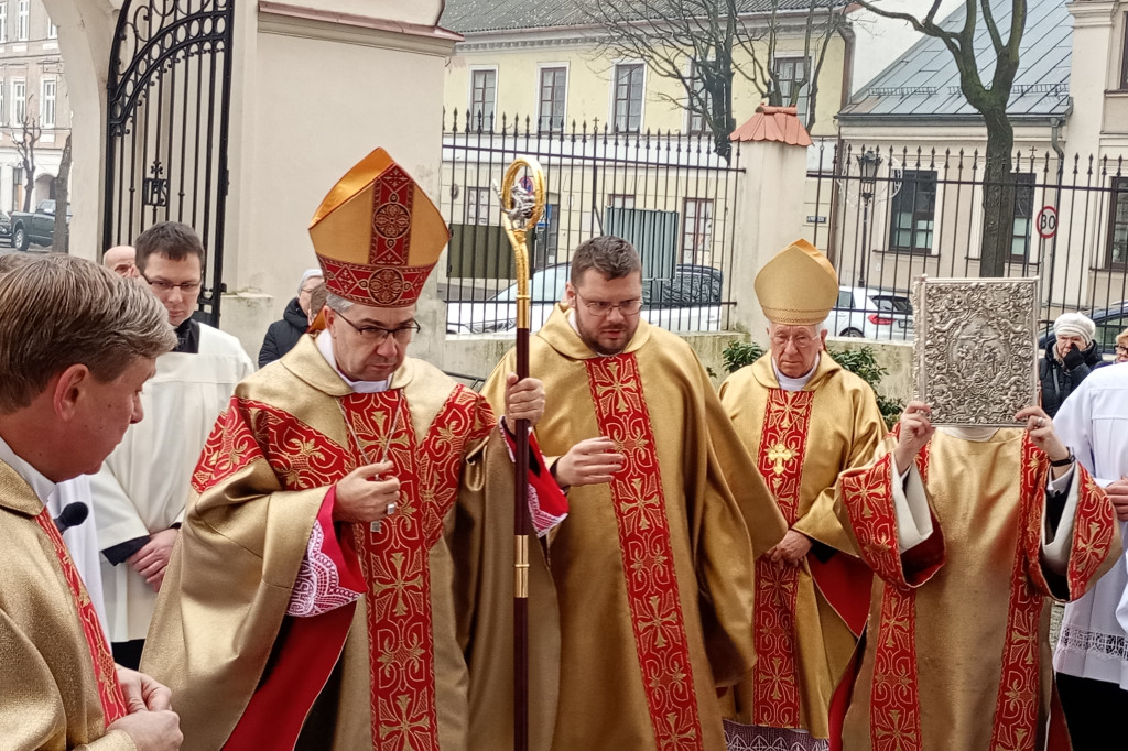 Inauguracja Roku Jubileuszowego 2025 w łowickiej katedrze