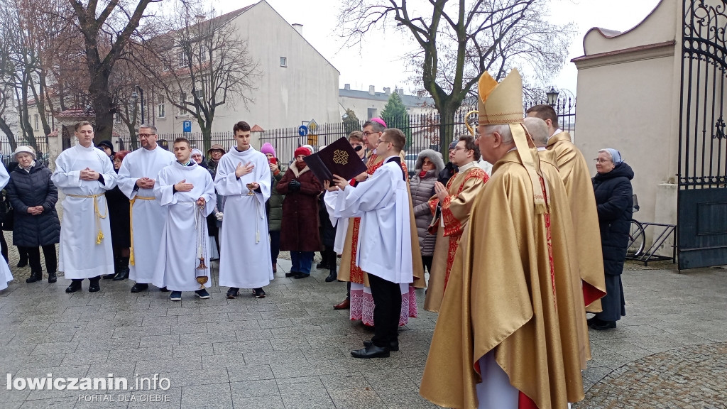 Inauguracja Roku Jubileuszowego 2025 w łowickiej katedrze