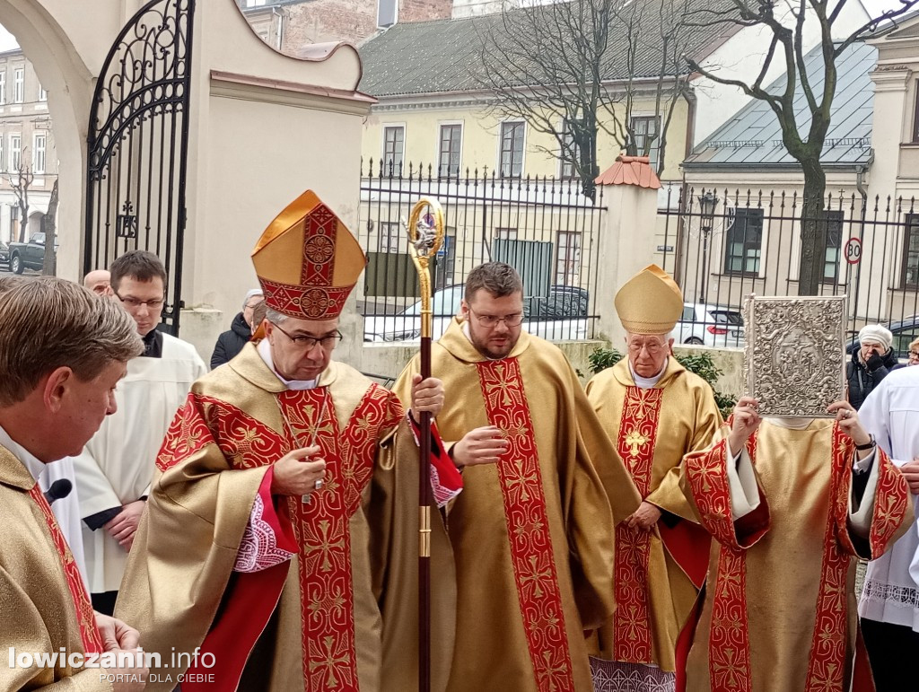 Inauguracja Roku Jubileuszowego 2025 w łowickiej katedrze