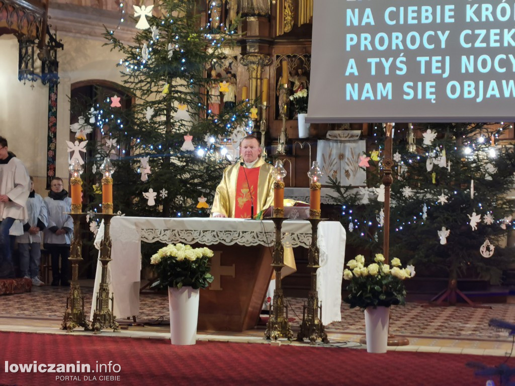 Folkowianki na Mszy w Zdunach