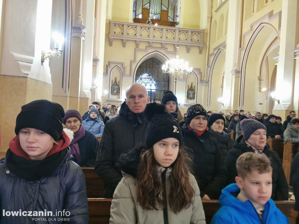 Folkowianki na Mszy w Zdunach