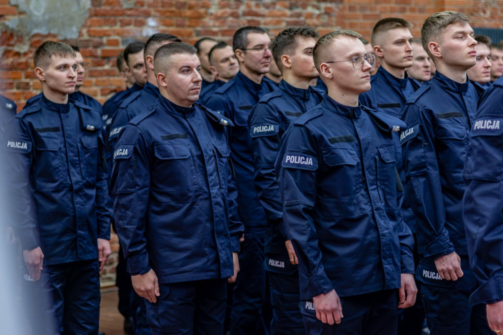 Nowi policjani w łowickiej policji